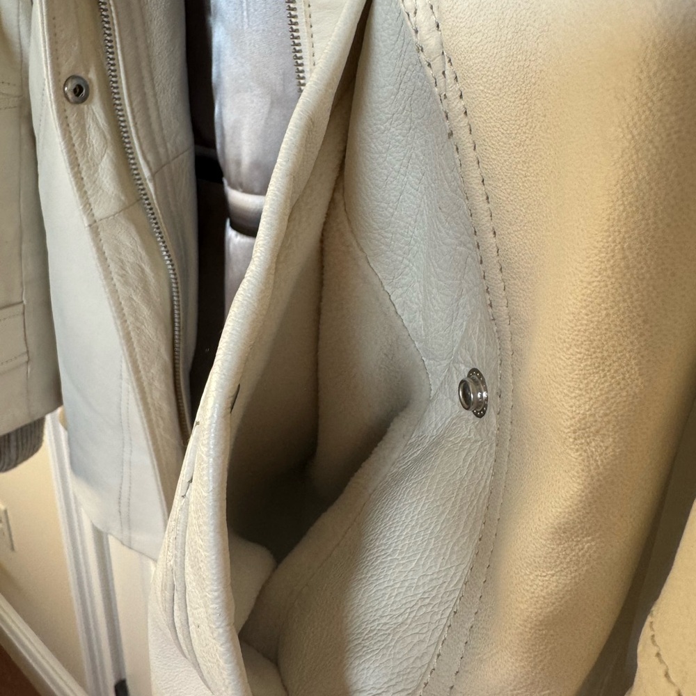 Vintage Danier Cream Leather Jacket - Picture 3 of 5